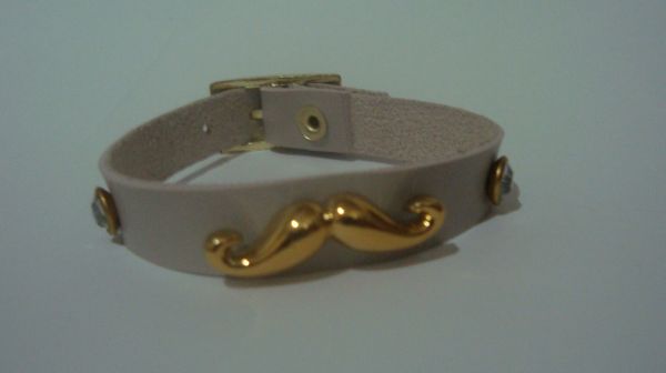 Pulseira de bigode bege